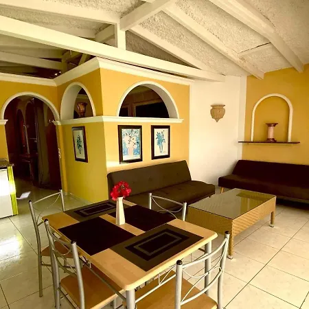 3 Liberty Suites Apartman